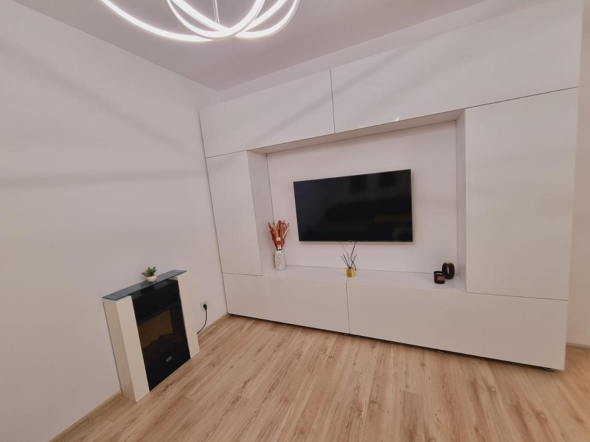 25 Luxury Apartament Букурещ Екстериор снимка